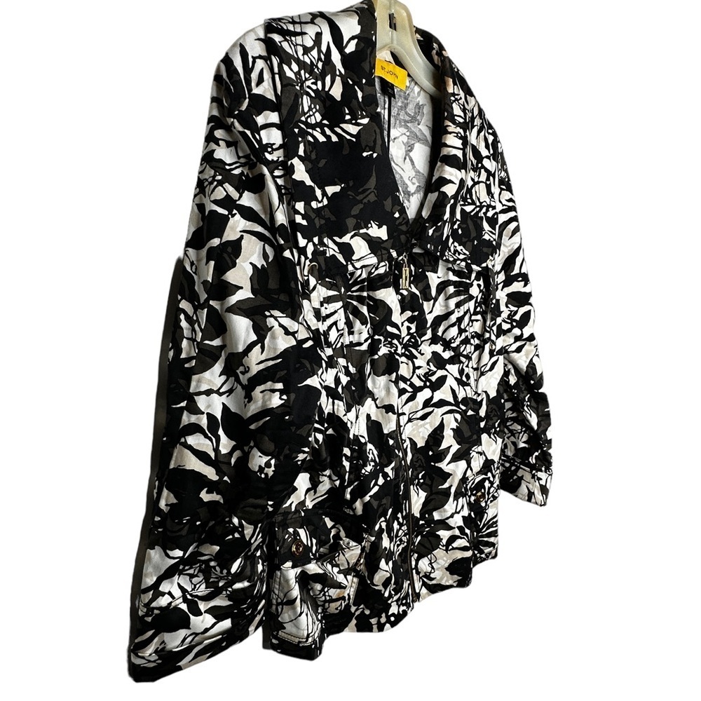 ST. JOHN Zip Jacket - Picture 3 of 8